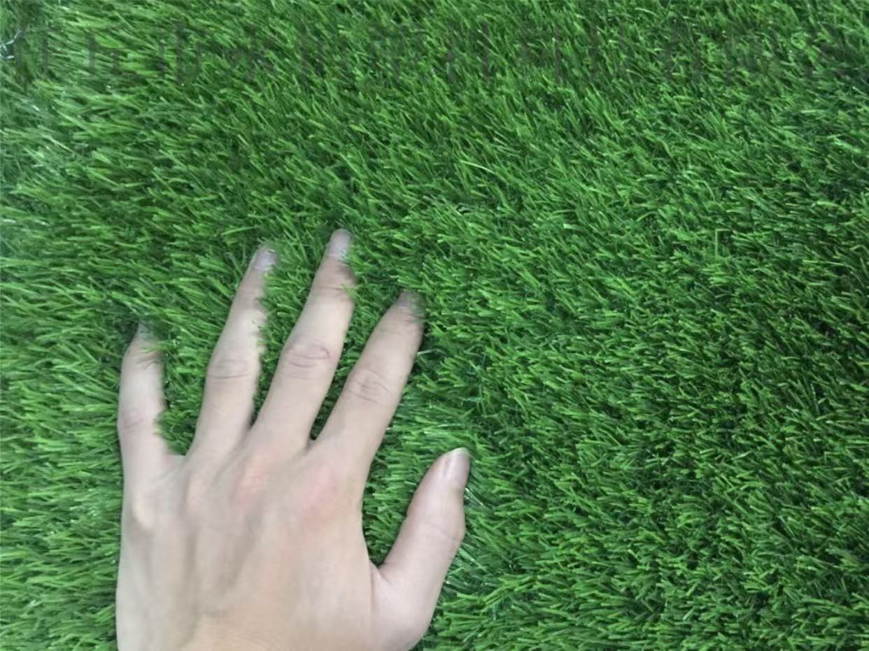 人造草坪如何保持美丽和长寿?