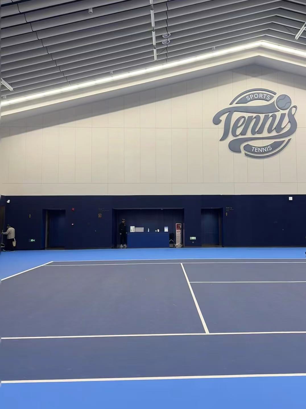 为何越来越多学校选择丙烯酸球场