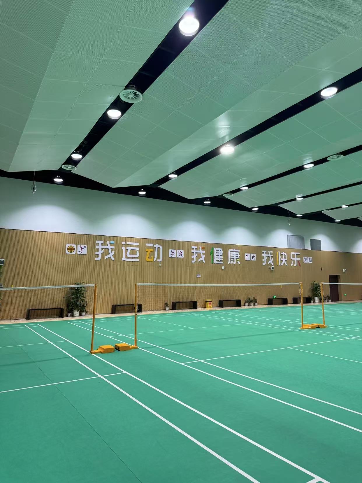 如何辨别劣质硅 PU 球场材料？看这 3 点就够了