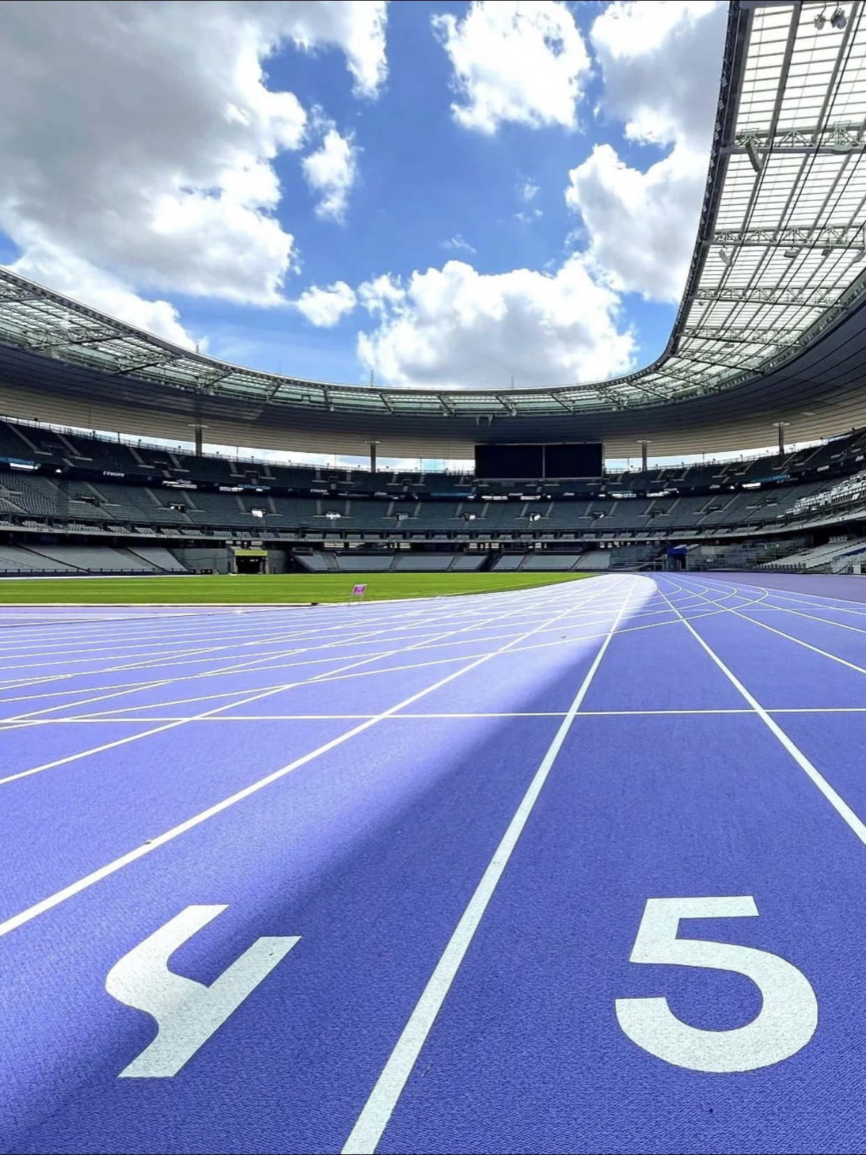 预制型塑胶跑道起鼓翘边问题的解决之道