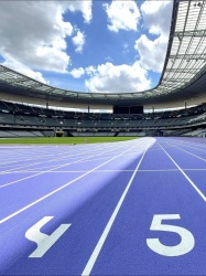 预制型塑胶跑道起鼓翘边问题的解决之道