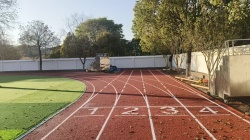 日常怎么维护跑道？能不能用高压水枪冲洗？